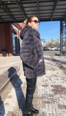 Шуба с капюшоном из скандинавской норки